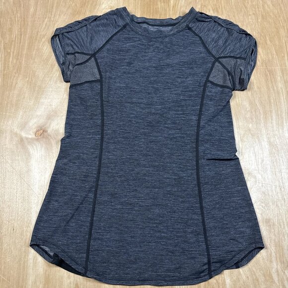 Lululemon Women’s Gray & Black Short Sleeve Athletic Performance Top Size Large - Picture 1 of 4